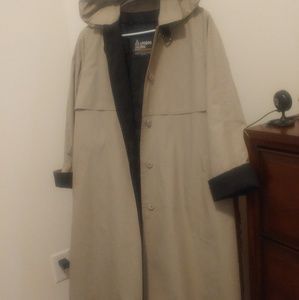 London for woman's rain coat( NEW NEVER WORN!)